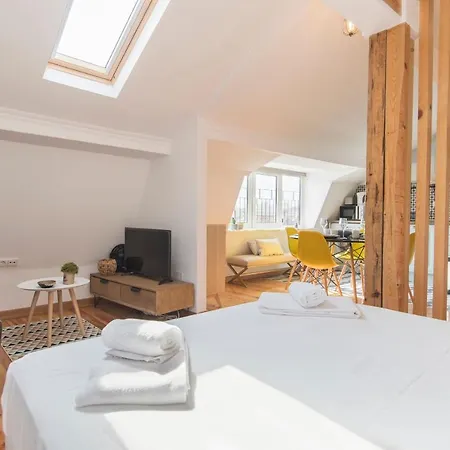 Lovelystay Vintage Loft Near Martim Moniz Lisboa