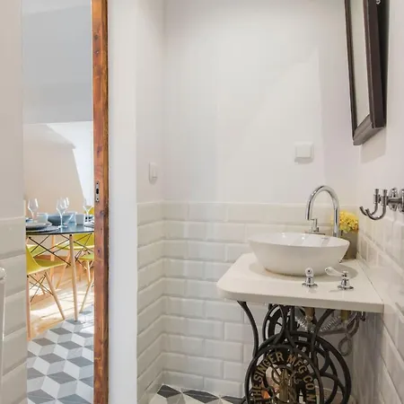 Lovelystay Vintage Loft Near Martim Moniz Apartamento *