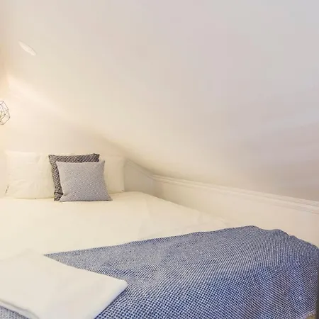 Lovelystay Vintage Loft Near Martim Moniz Lisboa