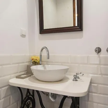 Lovelystay Vintage Loft Near Martim Moniz * Lisboa