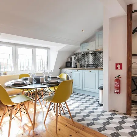Lovelystay Vintage Loft Near Martim Moniz *